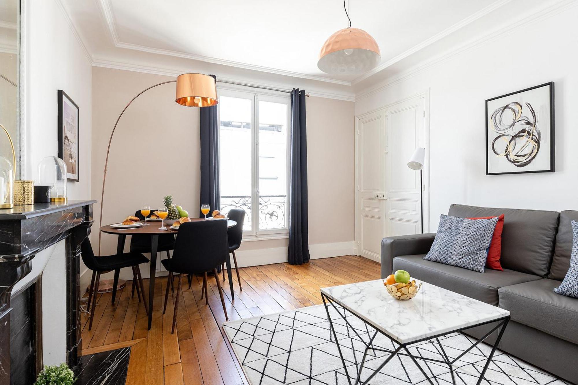 Apartment Latin 1br Area *